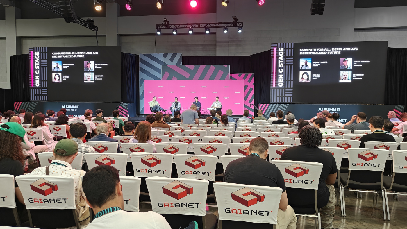 Photograph of attendees at a tech convention in Austin, representing the technology-driven economy and the city's active role in hosting major events